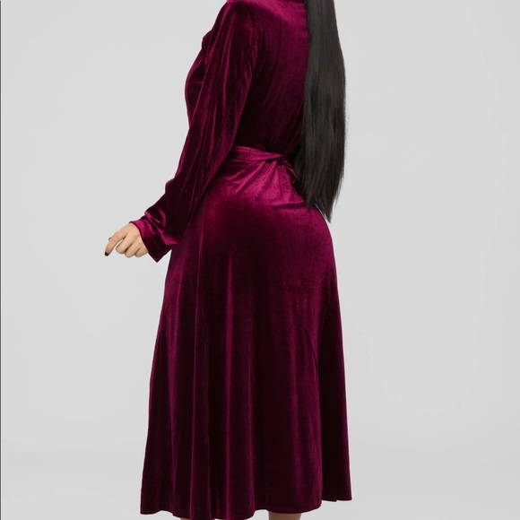 Fashion Nova “Butter you up” burgundy trench coat - Picture 3 of 7